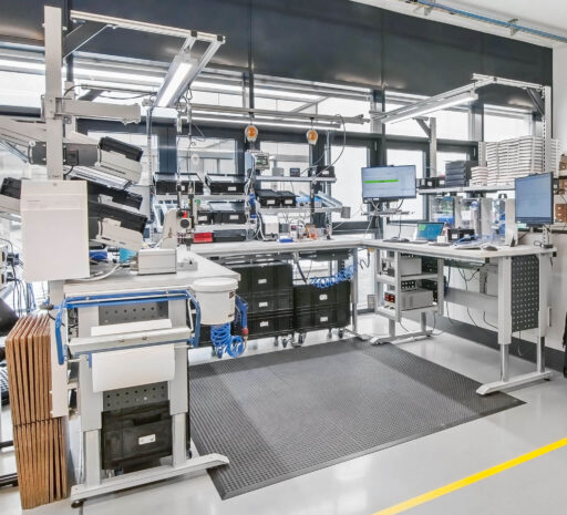 ESD Arbeitsplatz von ERGO-line für Montage {{brizy_dc_image_alt imageSrc=