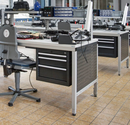 ERGO-line Schubladengehäuse an Tisch montiert {{brizy_dc_image_alt imageSrc=